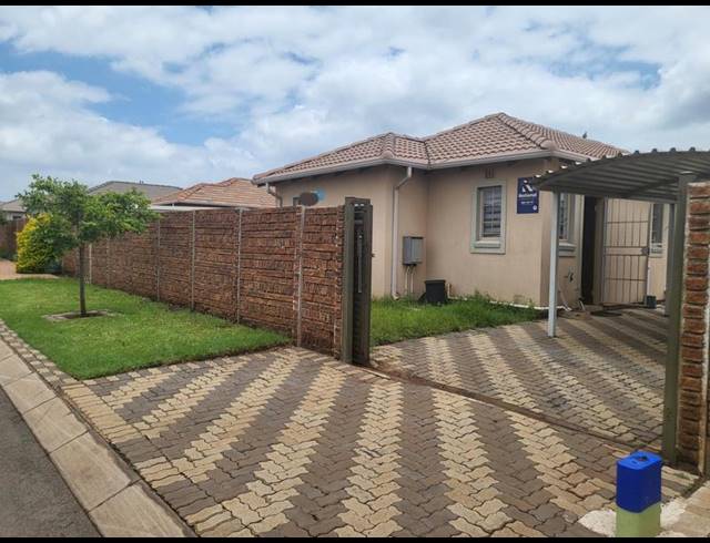 3 BEDROOM HOUSE FOR SALE IN SKY CITY